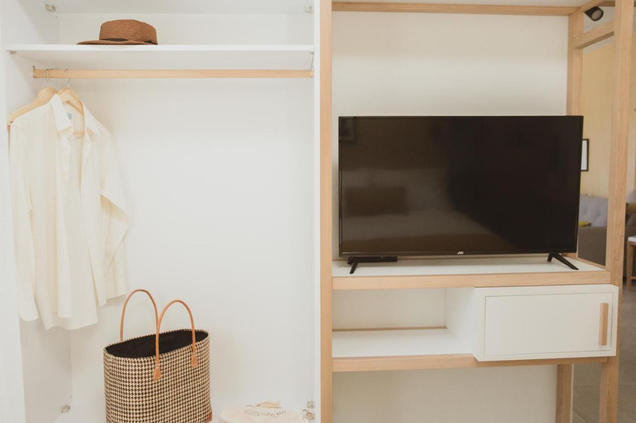 Essentia Vita Comfy Suites Limenas  Luaran gambar