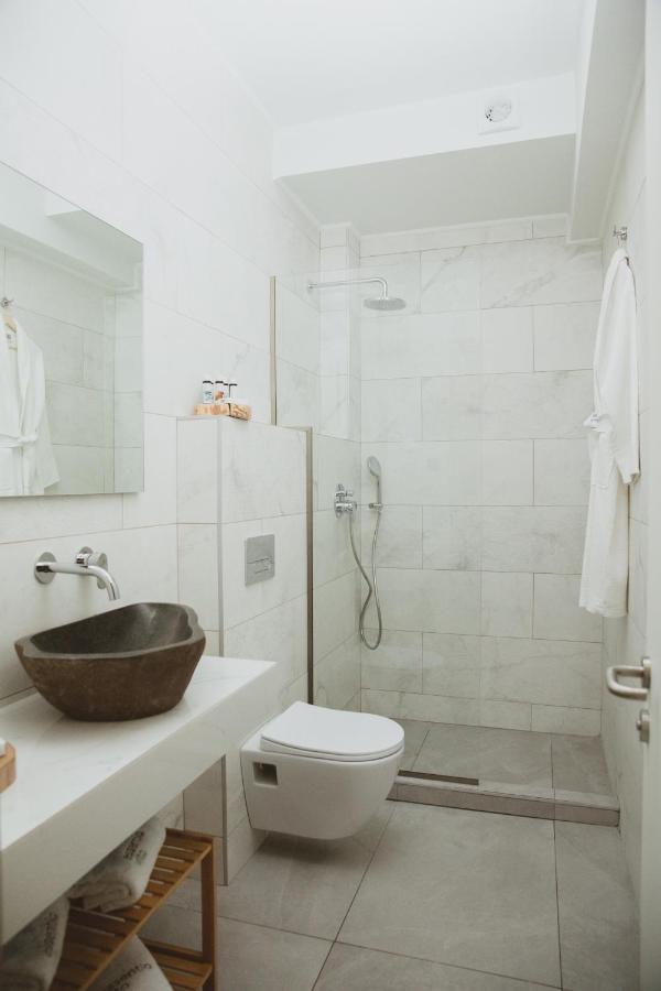 Essentia Vita Comfy Suites Limenas  Luaran gambar